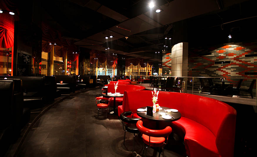 香江匯時(shí)尚餐廳裝修設(shè)計(jì)10人圓座實(shí)景效果